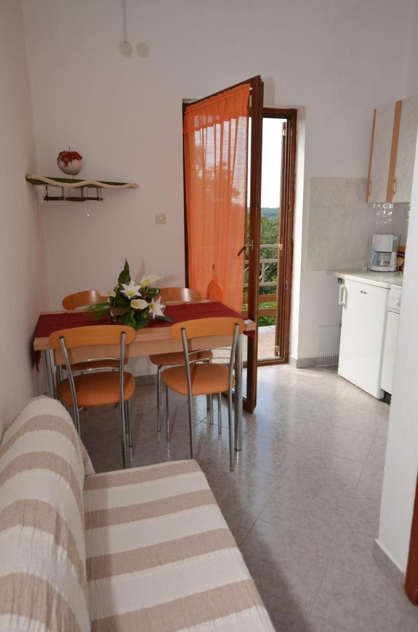 Apartments Josip Pavicini Bagian luar foto