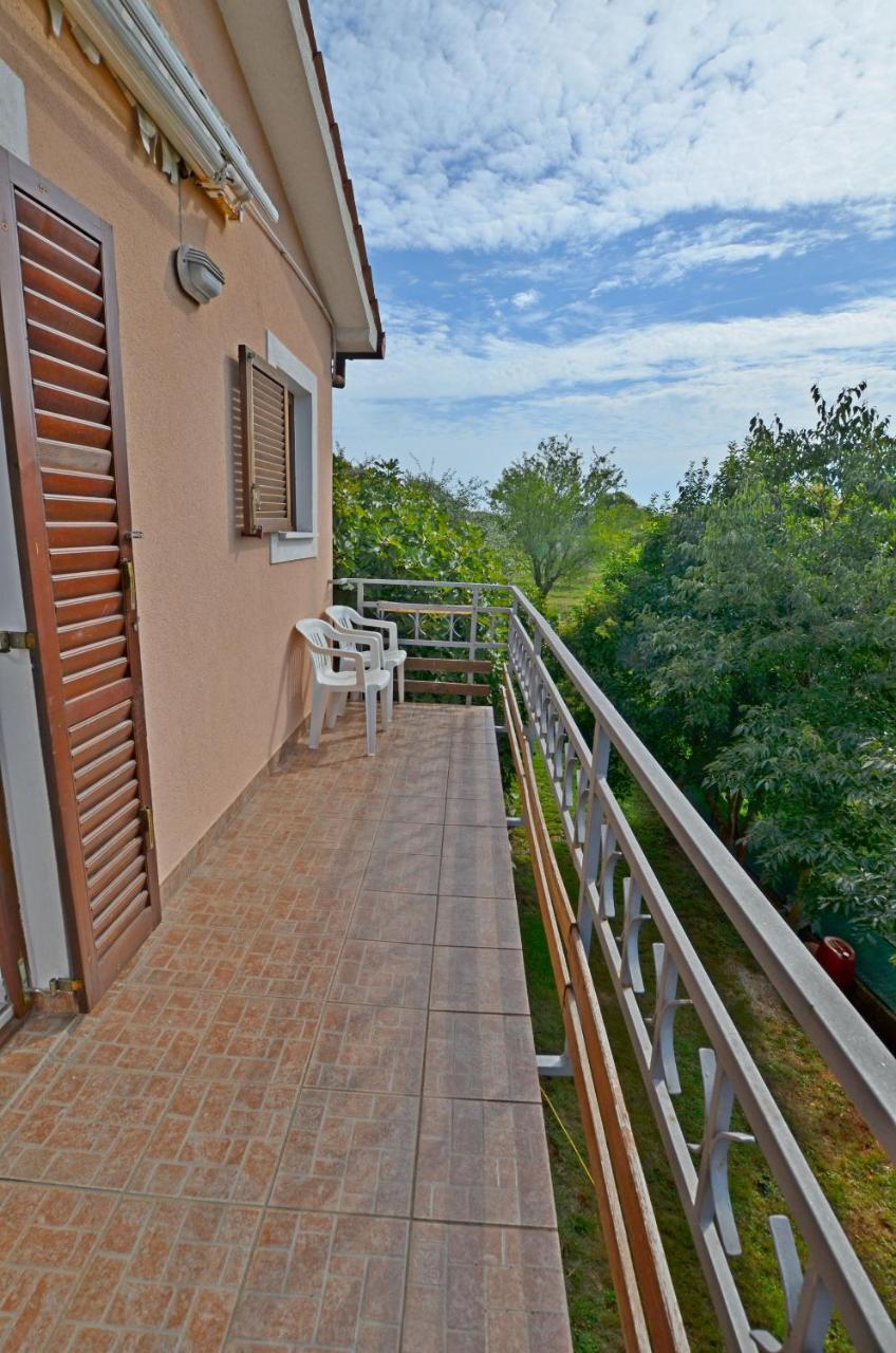 Apartments Josip Pavicini Bagian luar foto