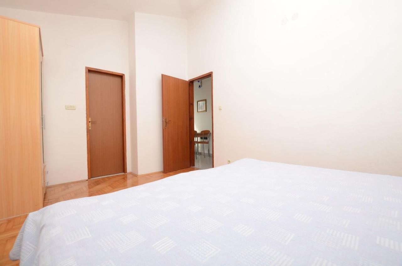 Apartments Josip Pavicini Bagian luar foto