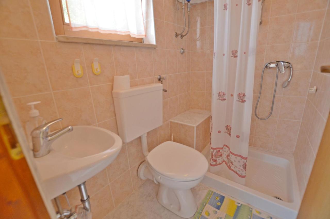 Apartments Josip Pavicini Bagian luar foto