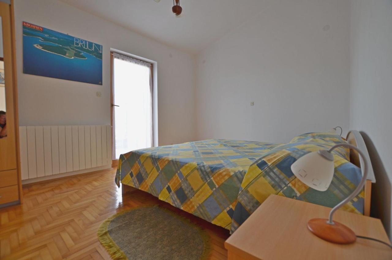 Apartments Josip Pavicini Bagian luar foto