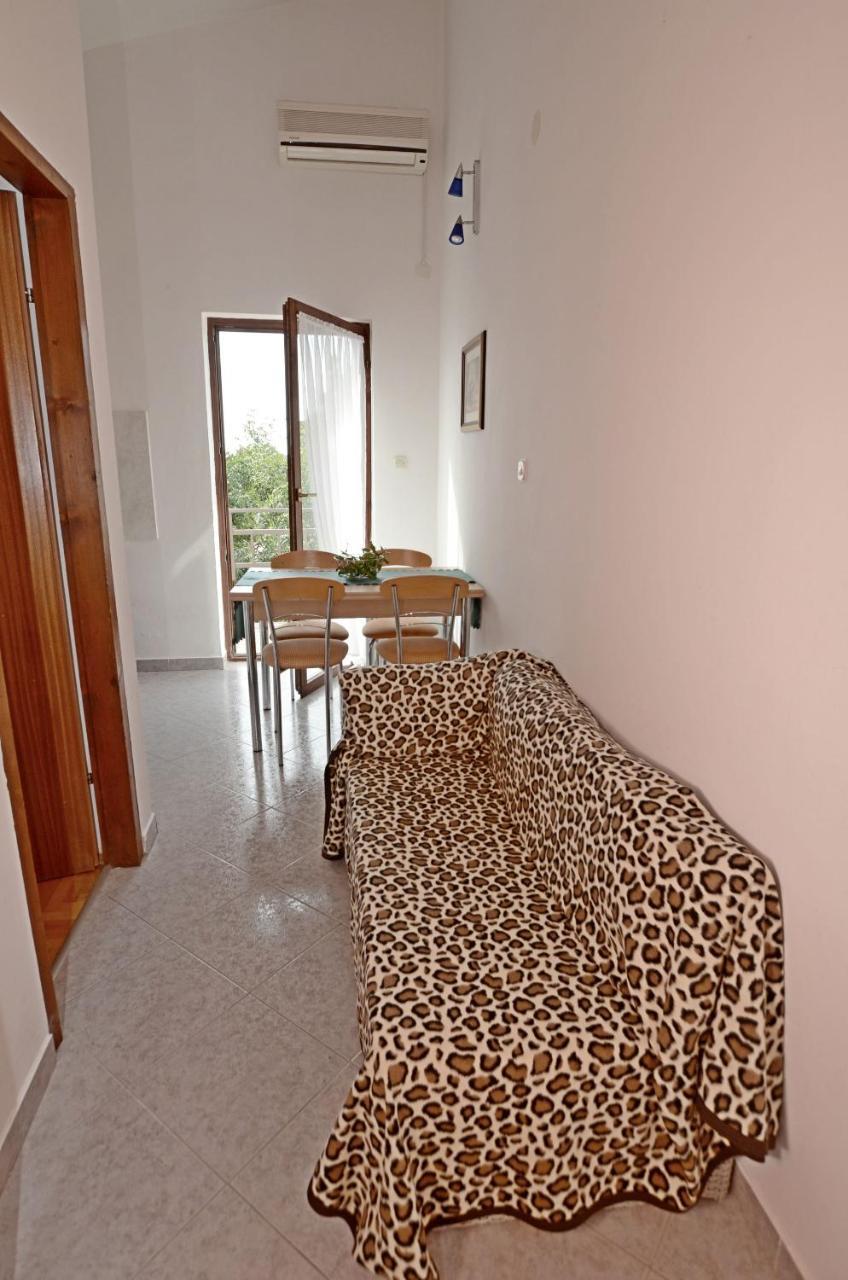 Apartments Josip Pavicini Bagian luar foto